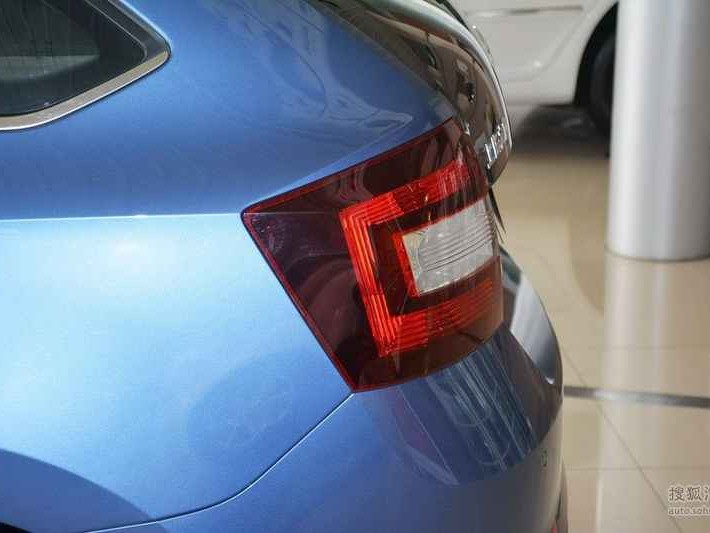 深海蓝是什么颜色 一次让你明白透彻