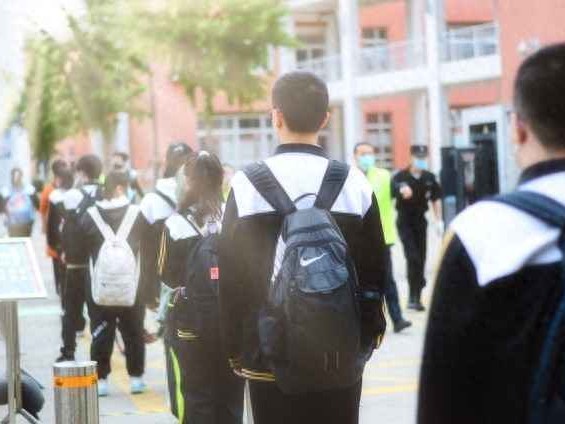 学生你穿衣搭配