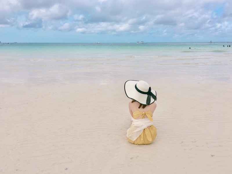 海边穿搭全攻略 轻松搞定沙滩行头