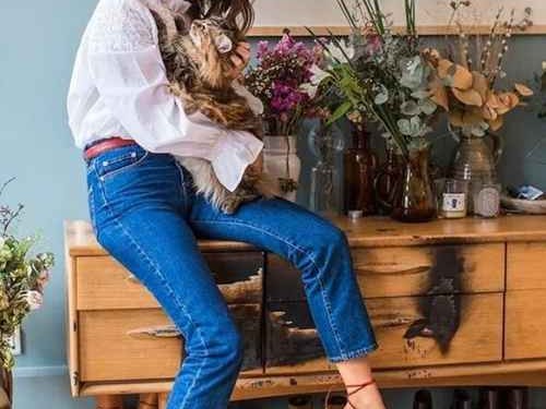 一条蓝色牛仔裤的七十二变魔法，从脚开始