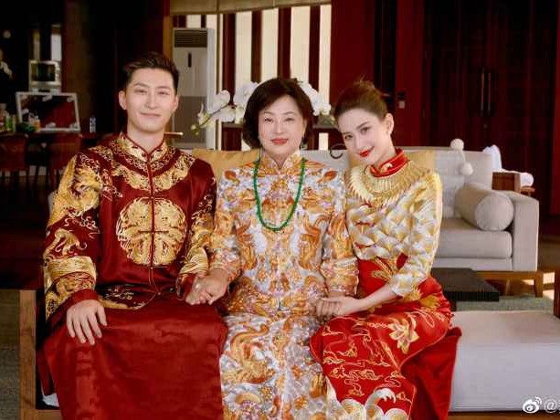 父母婚礼着装全攻略：让爸妈在喜宴上优雅绽放