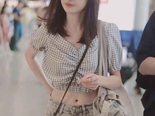 宽肩姐妹穿搭图鉴 显瘦高级就这么穿