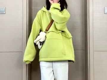 卫衣配裤子穿出花样 这几招让你告别路人感