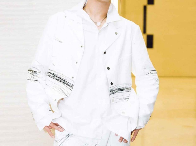 刘恺威夏季穿衣搭配：40岁以上男性告别短袖短裤，学这5套帅气造型