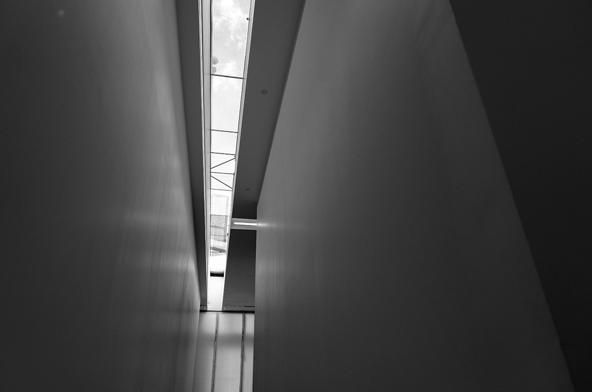 微胖女生穿衣搭配指南：有肉女孩如何穿出自信美